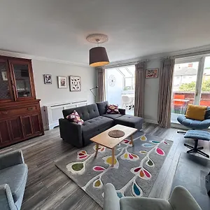  Apartment Central, Comfortable And Spacious 4 Bed Duplex