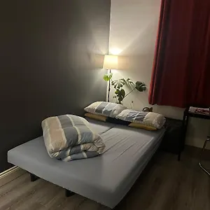  Apartment 1-bed Apt In City Centre